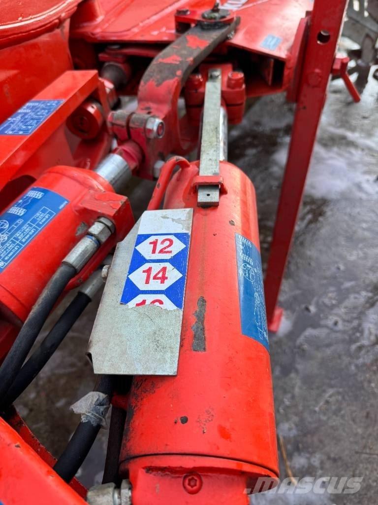 Kuhn VM 123 Reversible ploughs