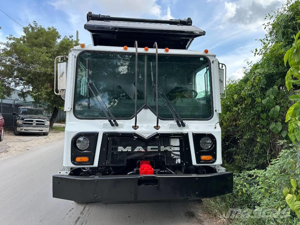 Mack MR613 Waste trucks