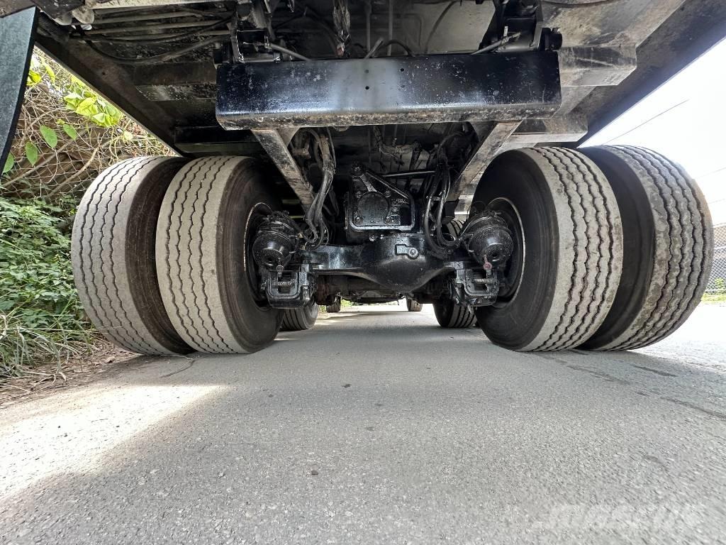 Mack MR613 Waste trucks