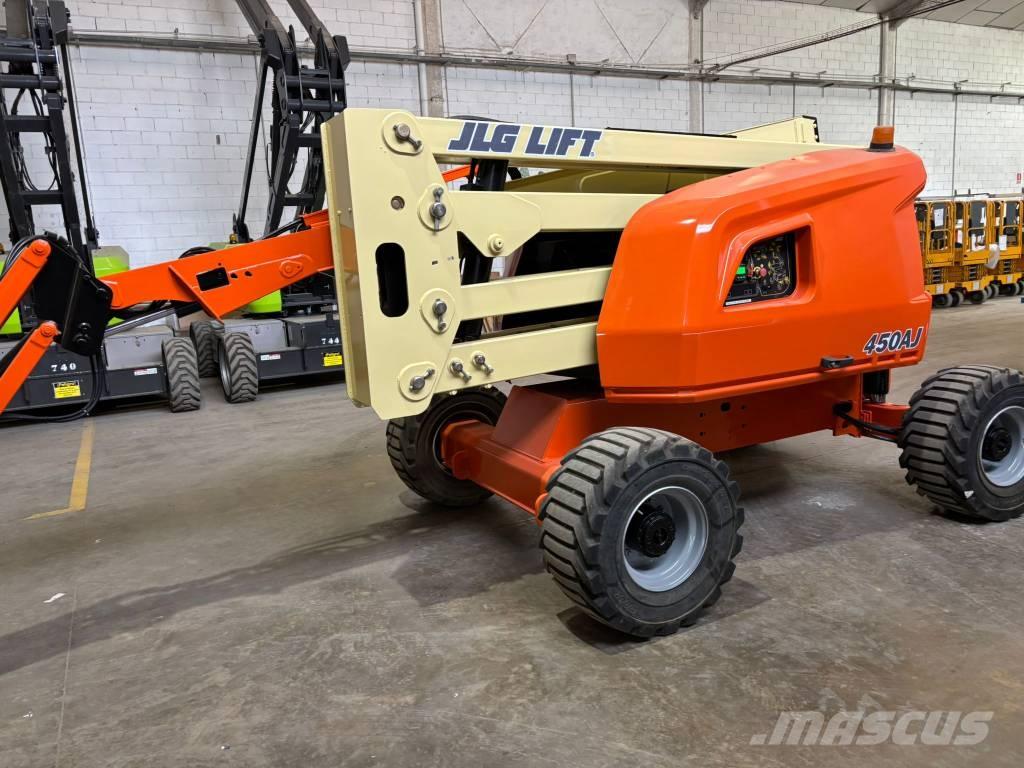 JLG 450 AJ Articulated boom lifts