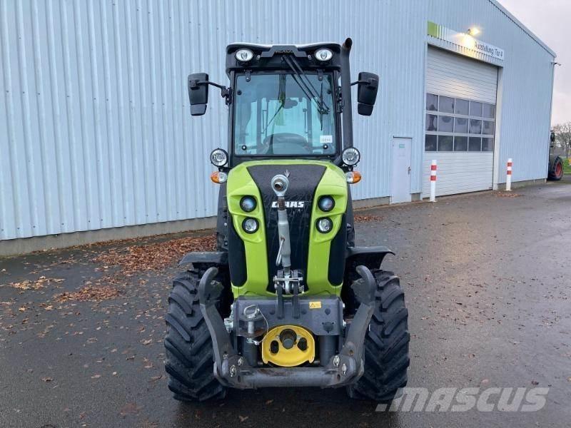 CLAAS NEXOS 240 S Tractors