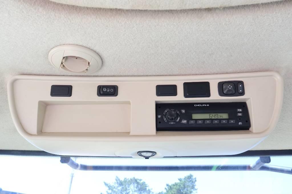 John Deere 7215 R Tractors