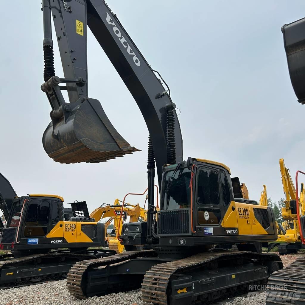 Volvo 240 Crawler excavators