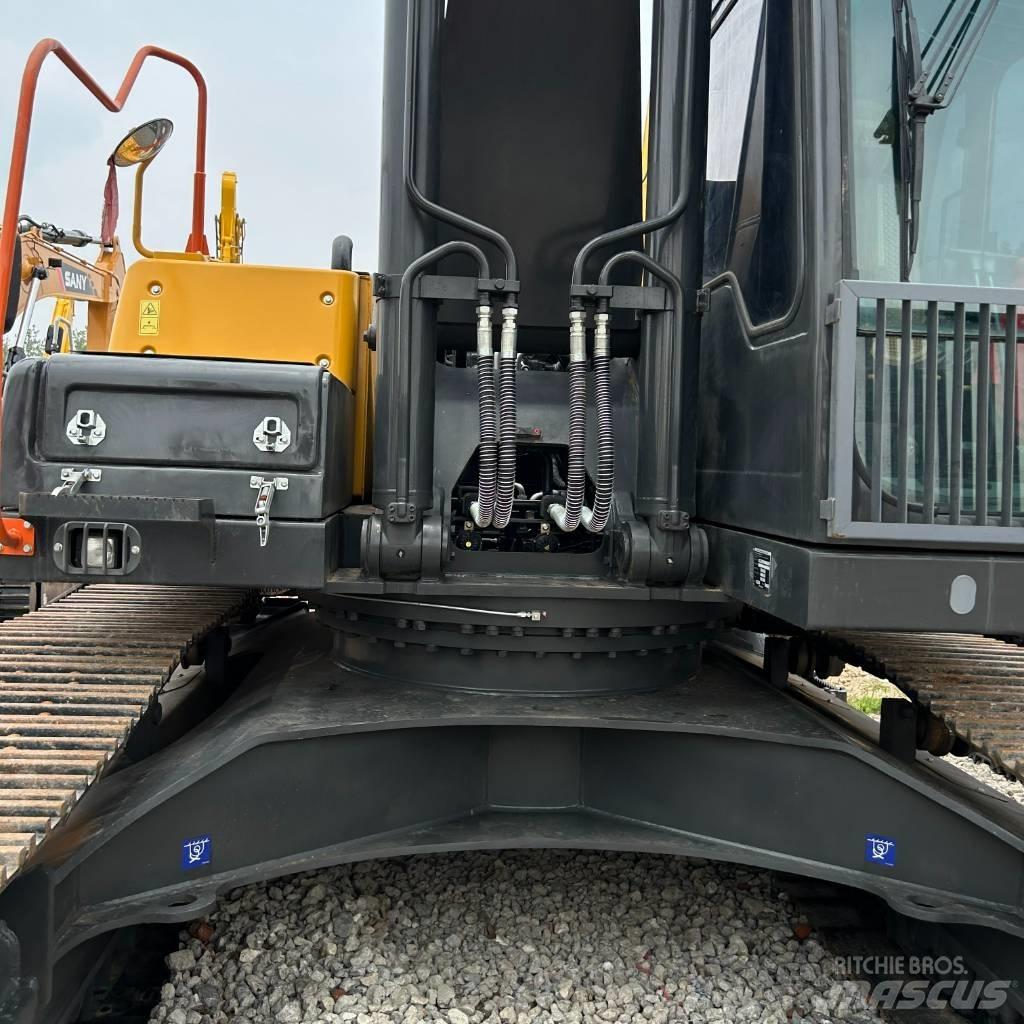 Volvo 240 Crawler excavators
