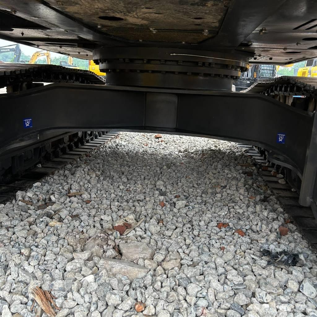 Volvo 240 Crawler excavators
