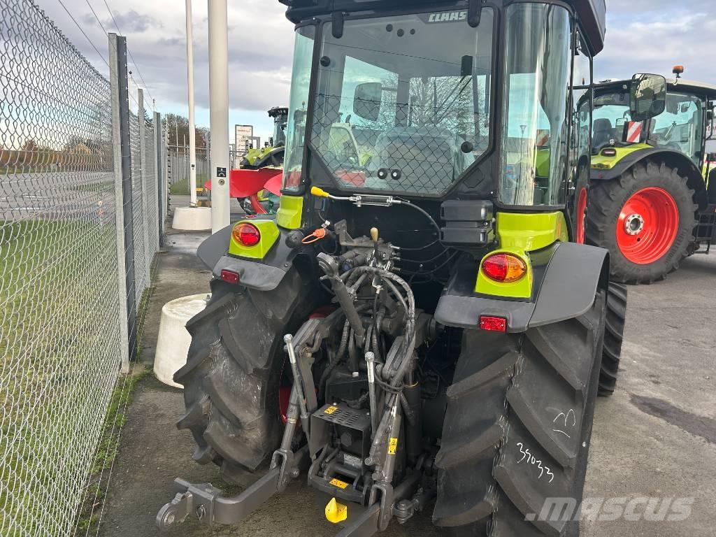 CLAAS Nexos 220 Tractors