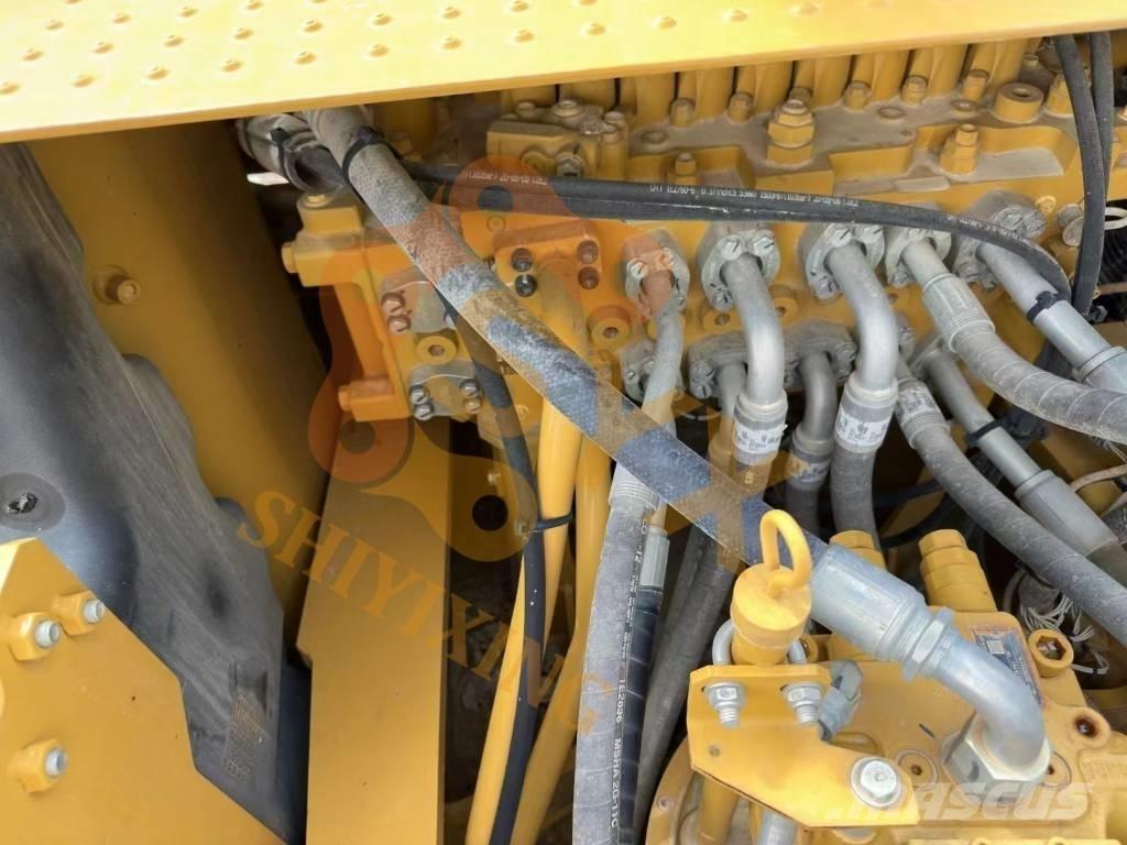 CAT 330 Crawler excavators