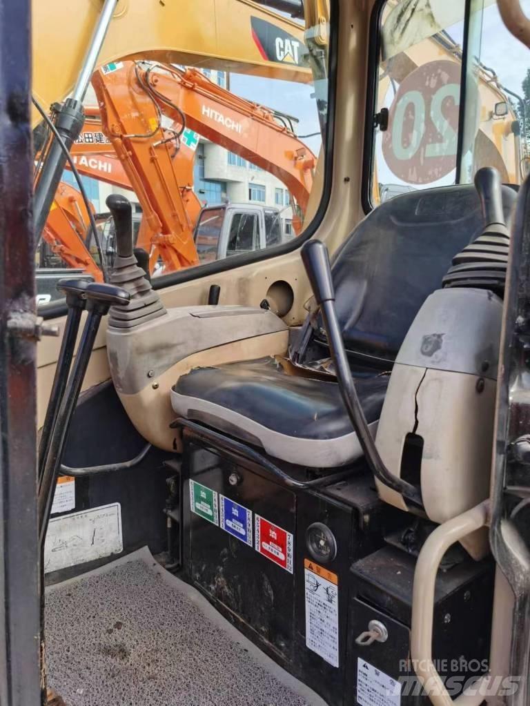 CAT 303 Mini excavators < 7t (Mini diggers)