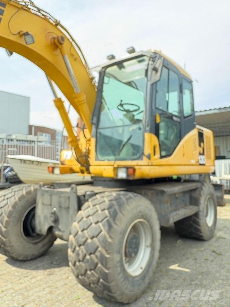 Komatsu PW 130-7K Wheeled excavators