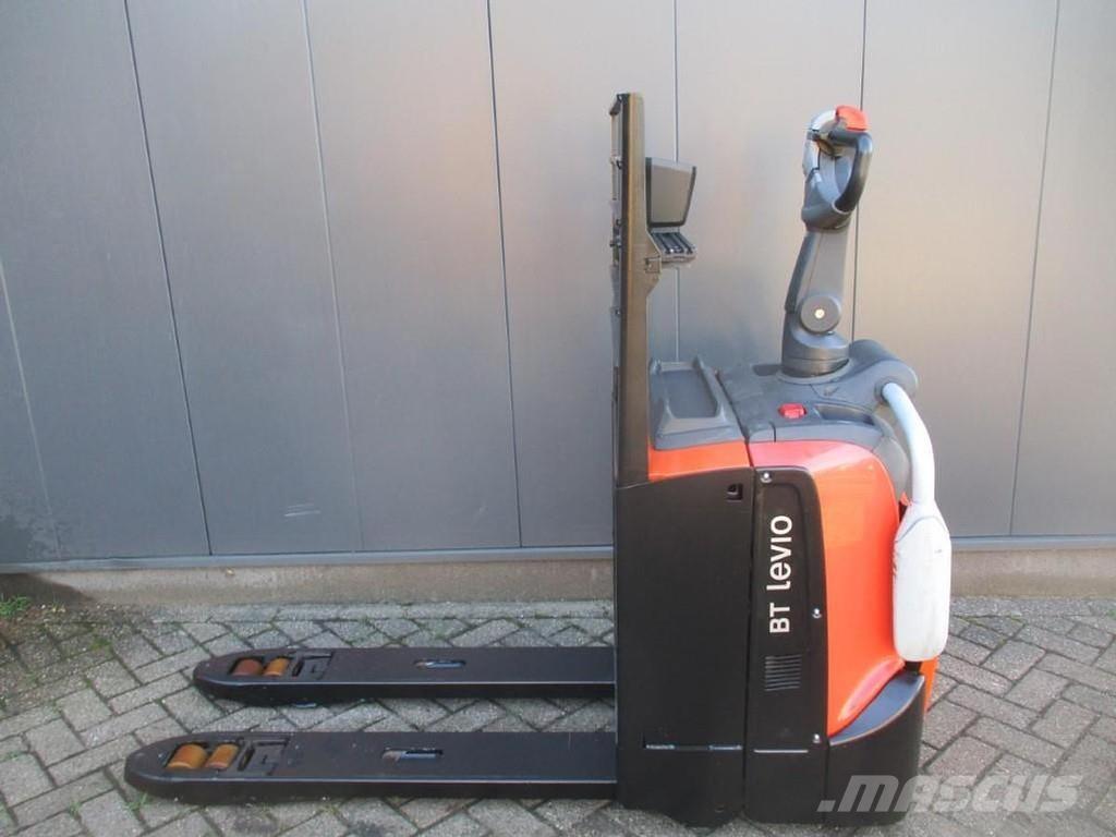 Toyota LPE200 Low lifter with platform