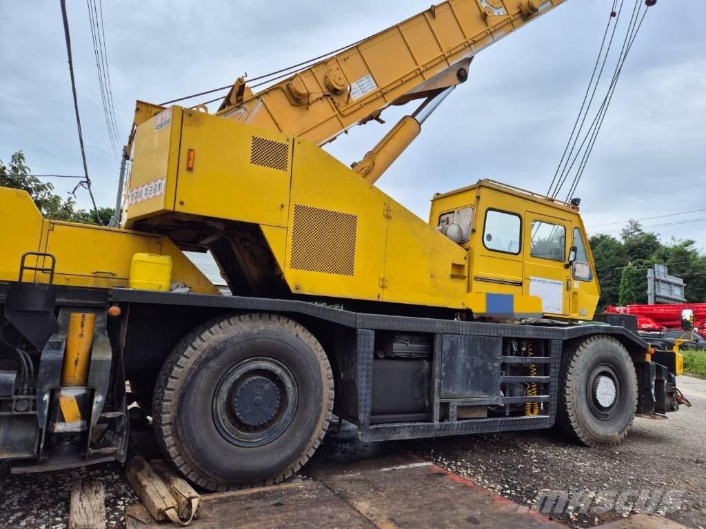 Kato SS 500S Rough terrain cranes