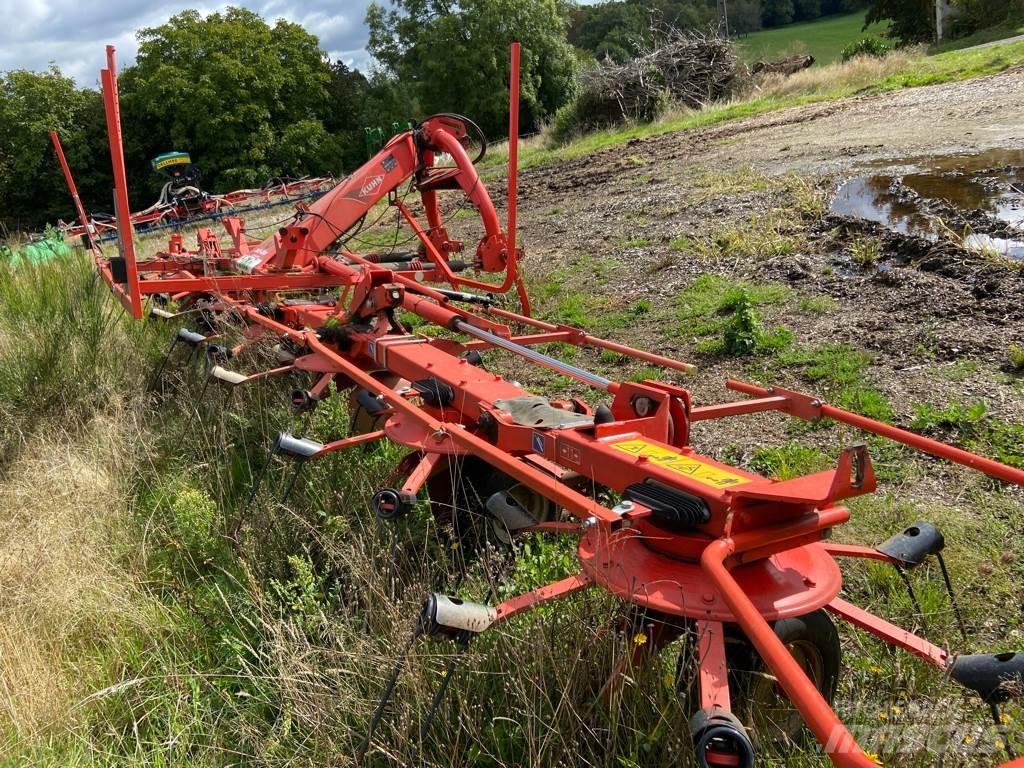 Kuhn GF8702 Rakes and tedders