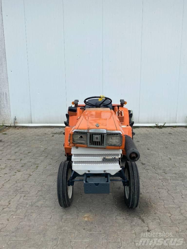 Kubota B1702-M Compact tractors