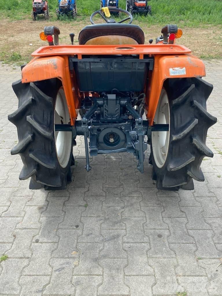 Kubota B1702-M Compact tractors