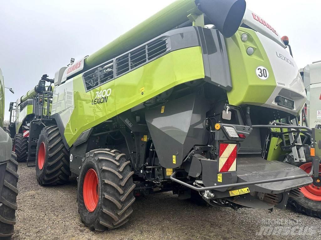 CLAAS 7400 Combine harvesters