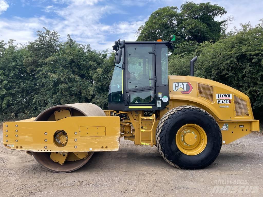 CAT CS 74 B Single drum rollers