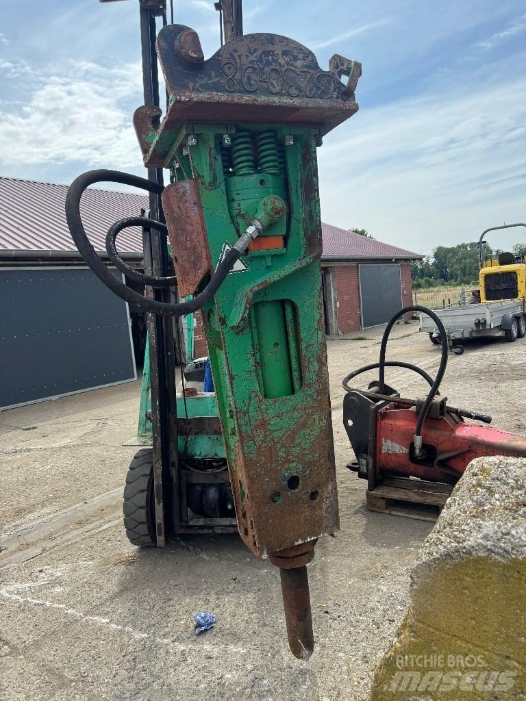 Montabert V 1200 BRH Hydraulic pile hammers