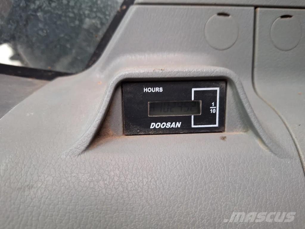 Doosan DX235NLC-5 Crawler excavators