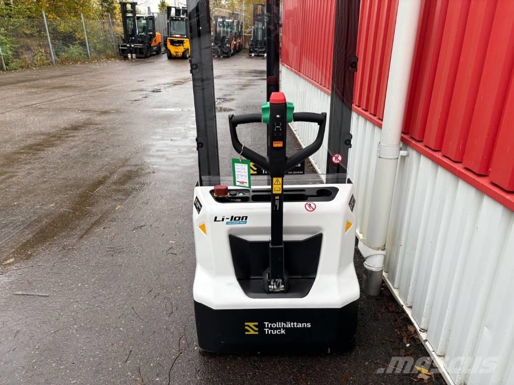 Bobcat LSM 12 N Pedestrian stacker