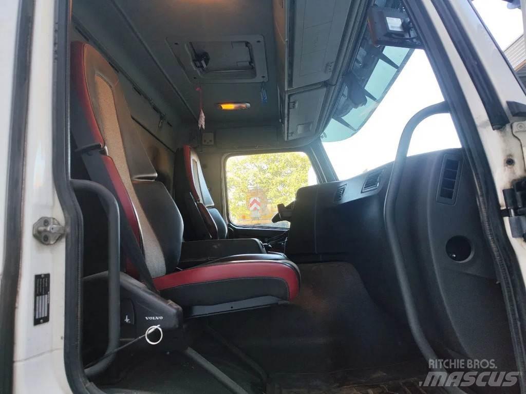 Volvo FMX 370 4x2 Tractor Units