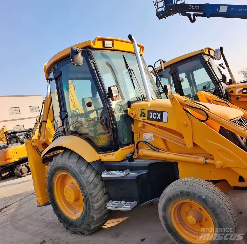JCB 3 CX Backhoe loaders