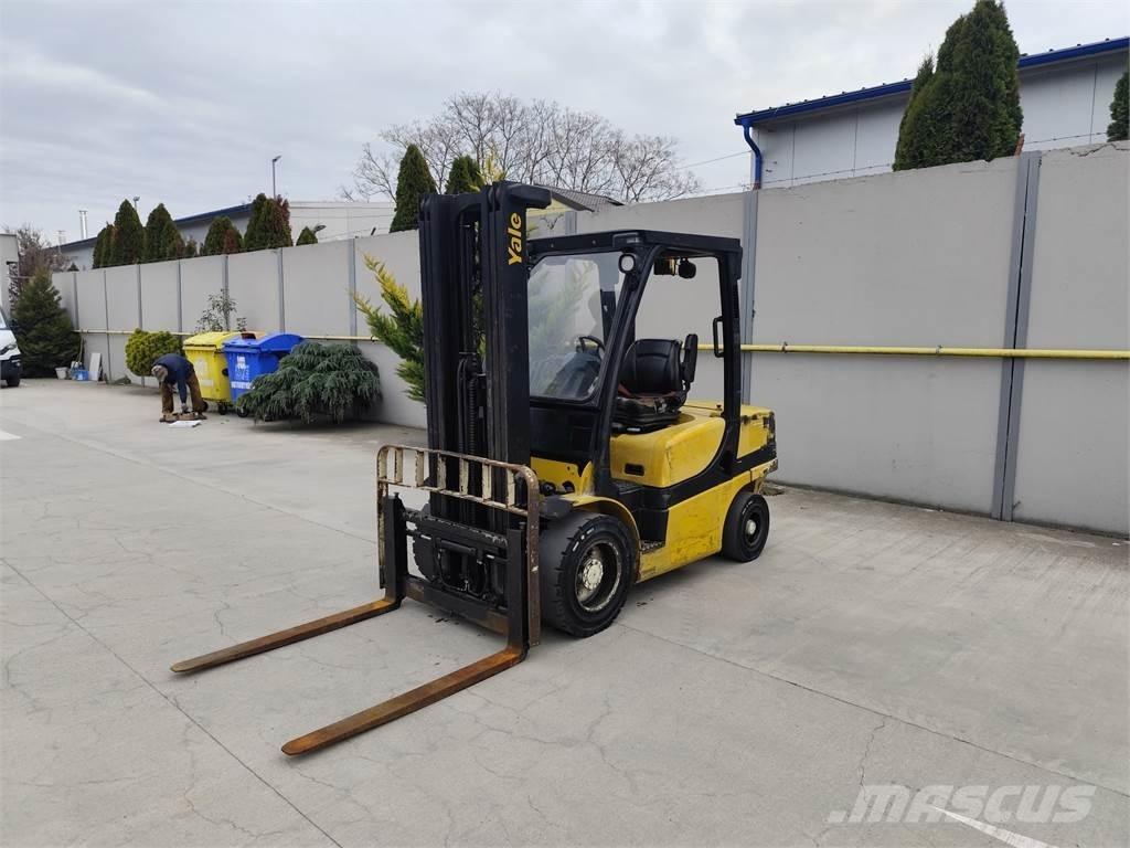 Yale GDP35VX Diesel trucks