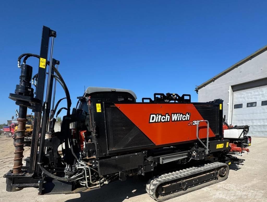 Ditch Witch AT32 Horizontal Directional Drilling Equipment