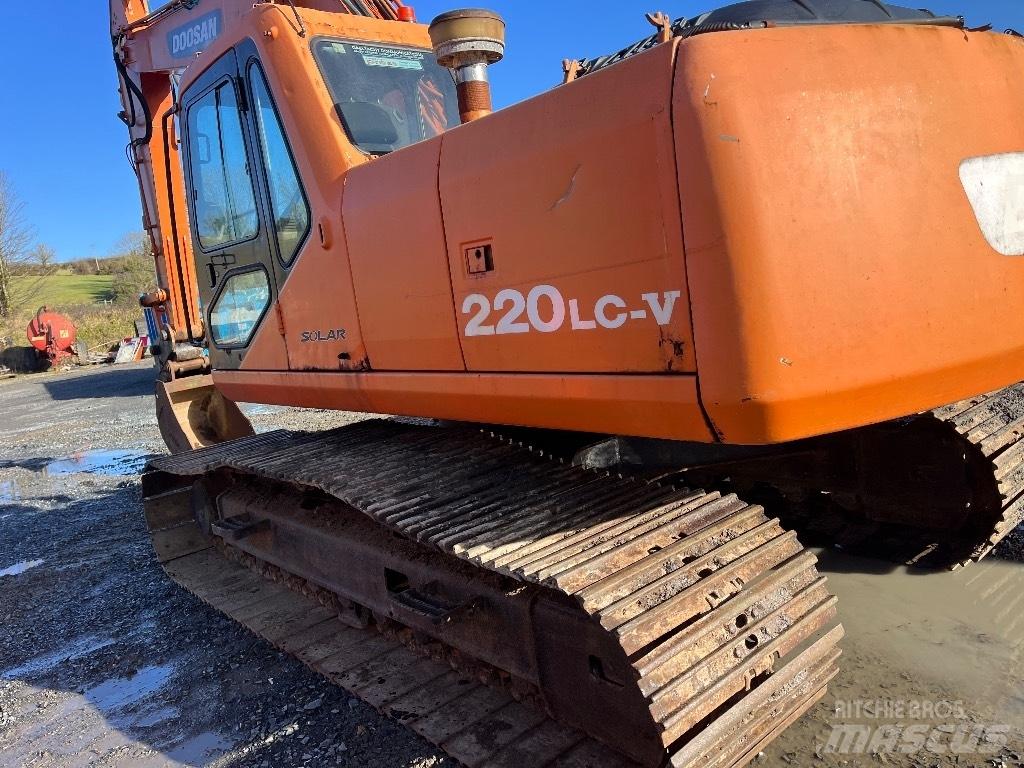 Doosan DX 220 Crawler excavators