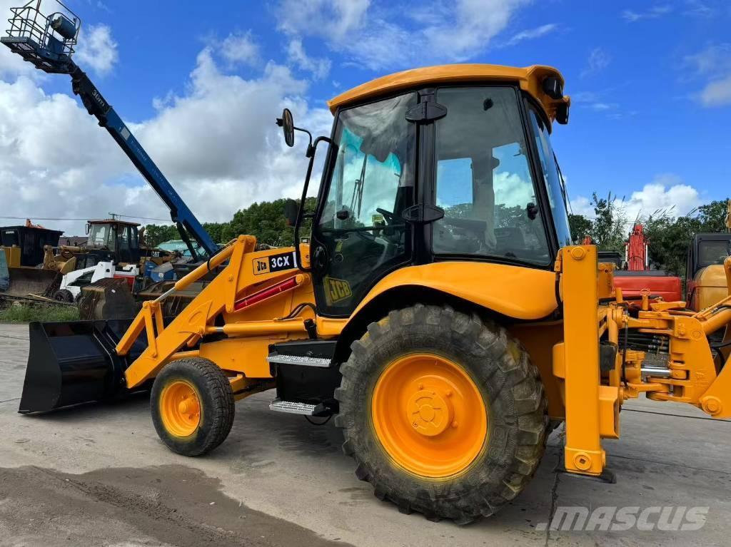 JCB 3 CX Backhoe loaders