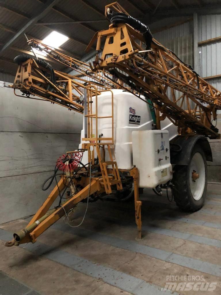 Knight EUA 3800 Trailed sprayers