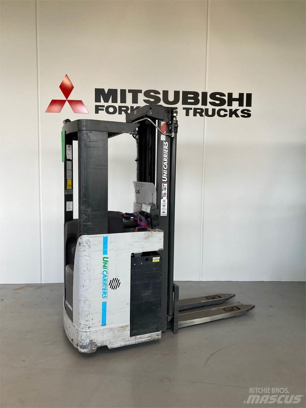 Atlet XSN160E Low lifter with platform