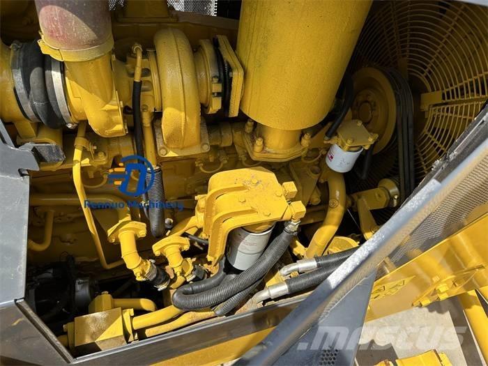 Shantui SD 32 Crawler dozers