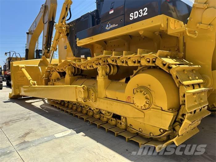 Shantui SD 32 Crawler dozers