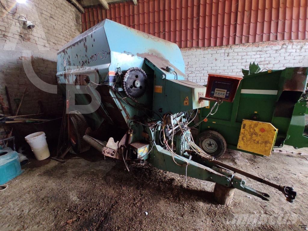  Labrador MT90 Mixer feeders