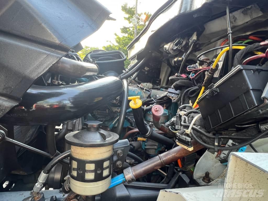 International 7400 Combi / vacuum trucks