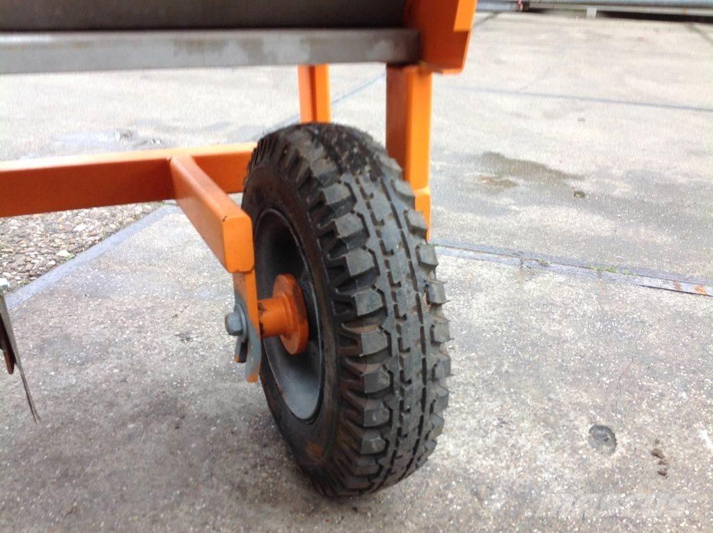 Jongerius Cumbie Sand and salt spreaders