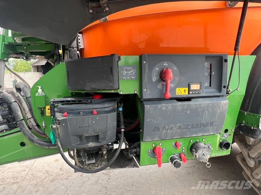 Amazone UX 11201 Sprayer fertilizers