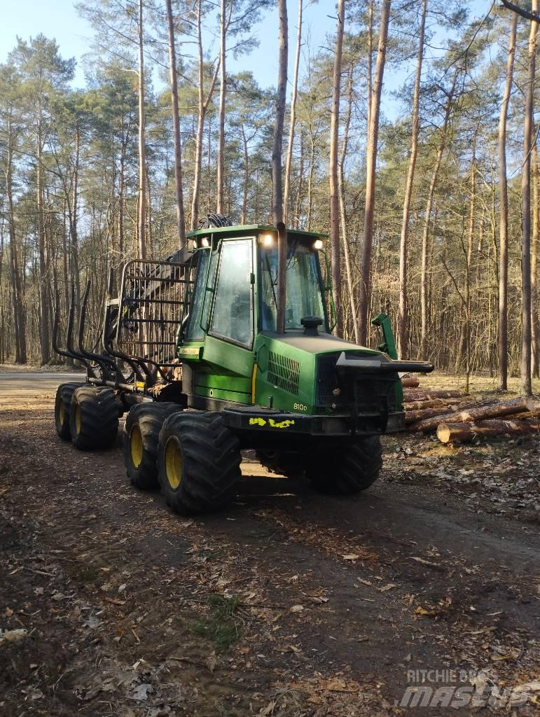 John Deere 810D Forwarders