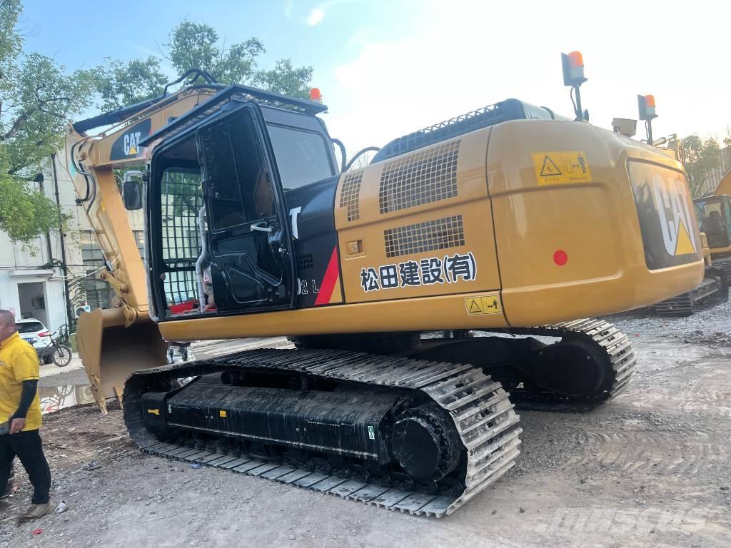 CAT 324 D2L Crawler excavators