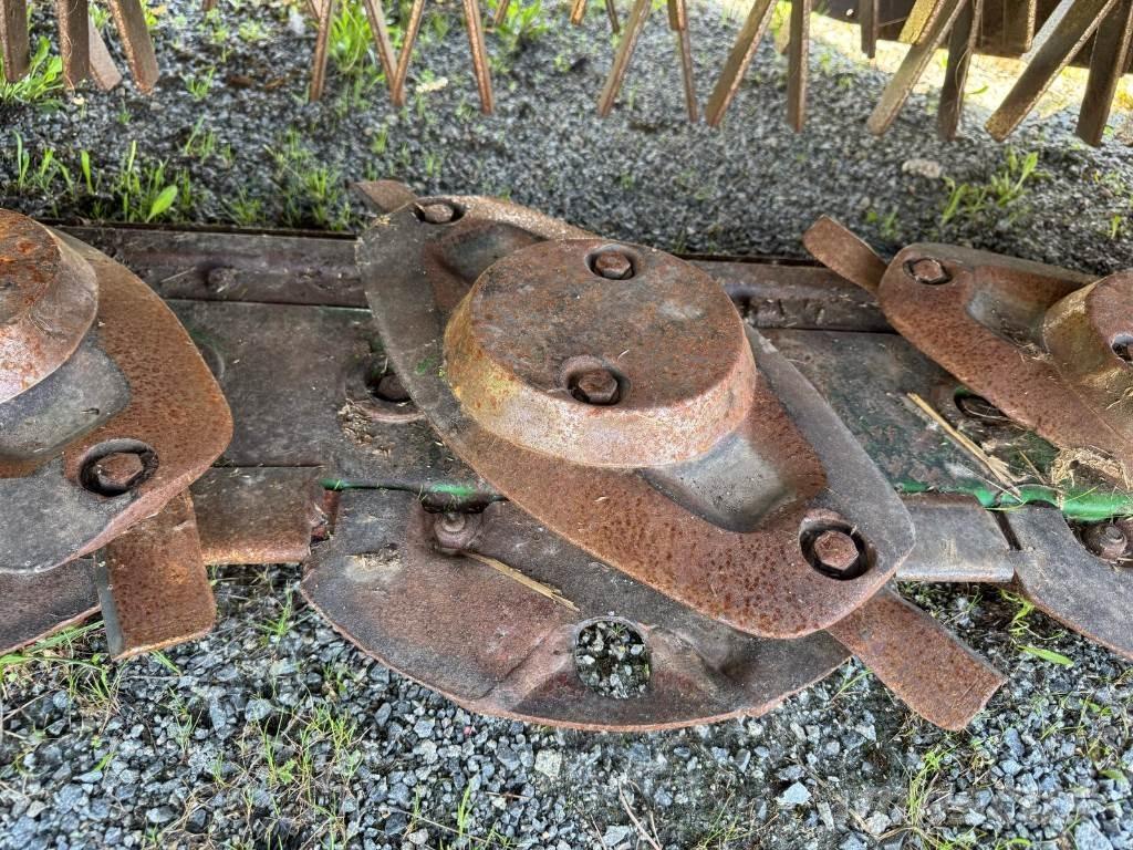 John Deere 131 Mounted and trailed mowers