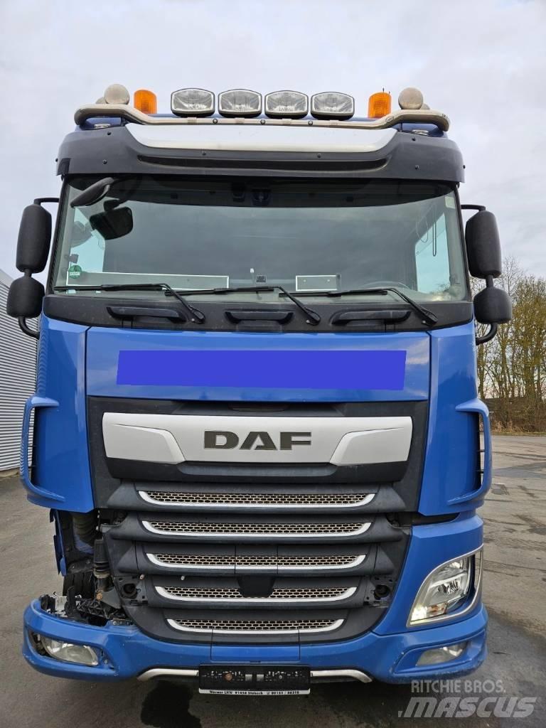 DAF XF 530 Unfall Tractor Units