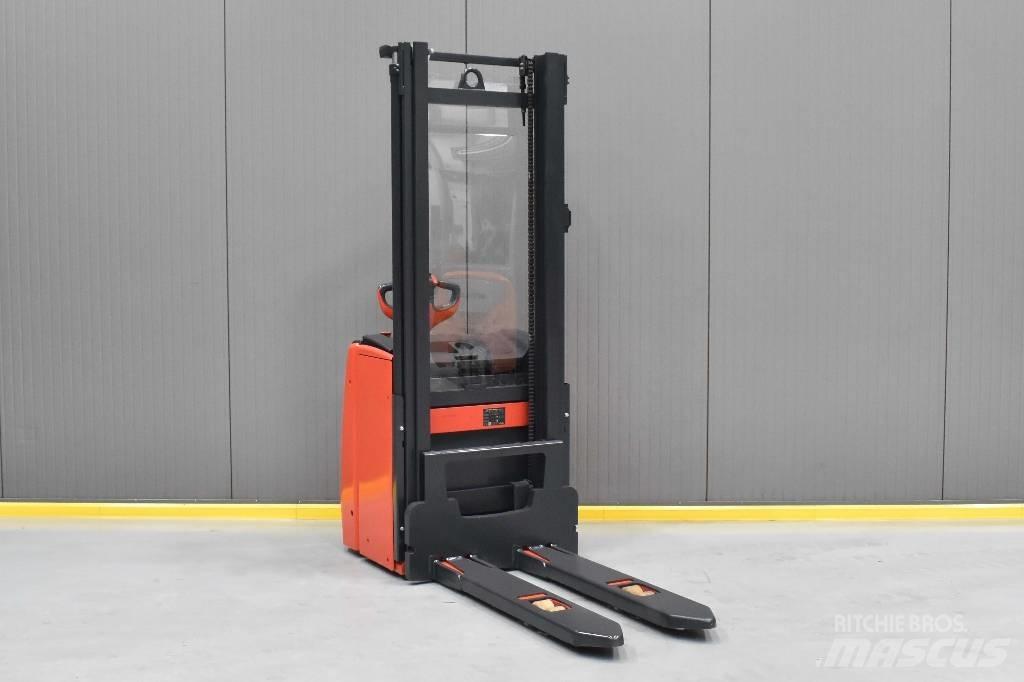 Linde L 14 Pedestrian stacker