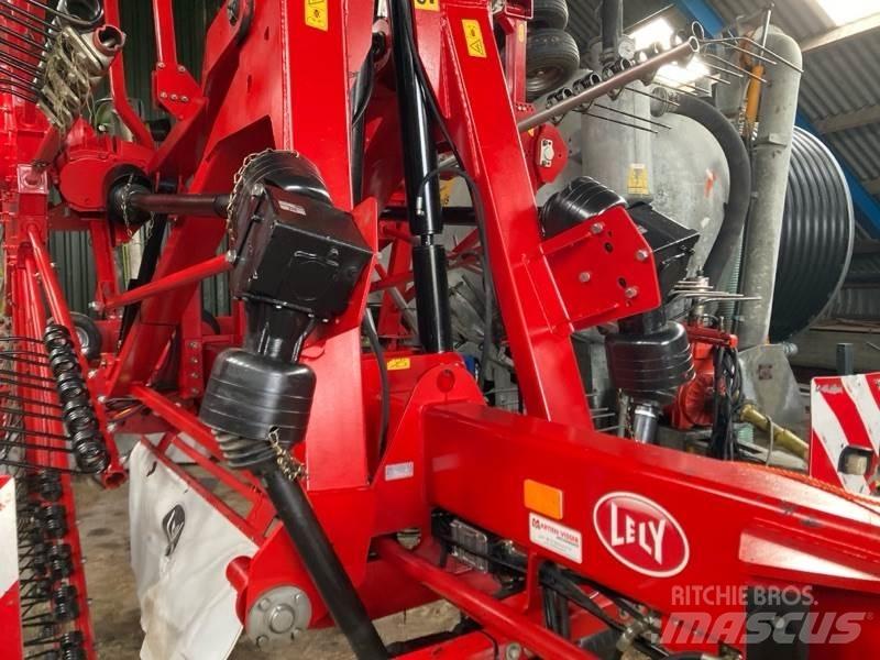 Lely Hibiskus 1015 Swathers