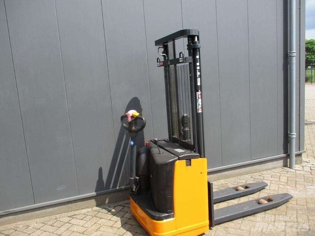 Still EGV 12-OM Pedestrian stacker