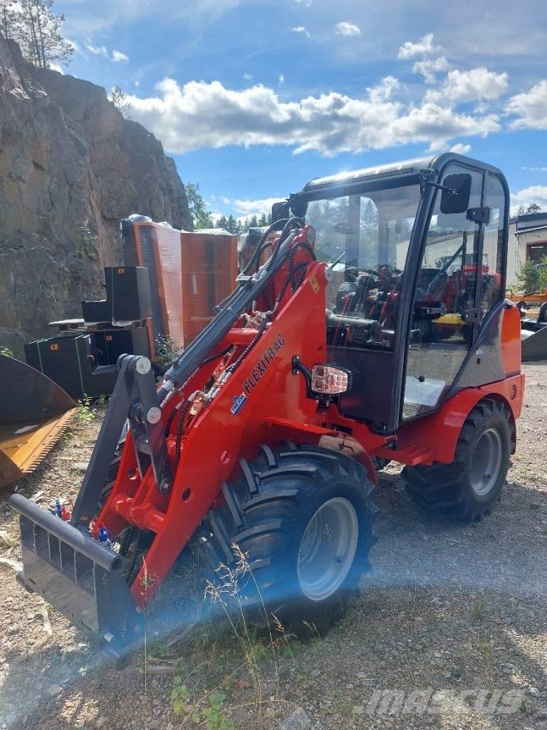 Flexi Trac 1226 cab Tractors