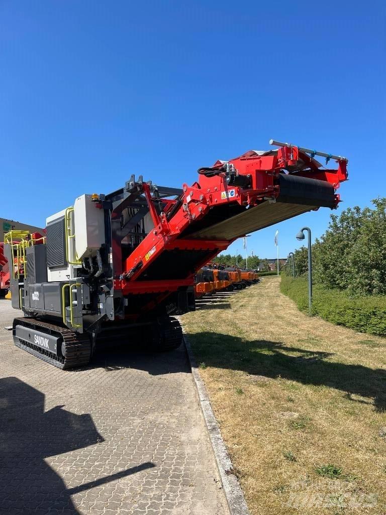 Sandvik QH 332 Mobile crushers