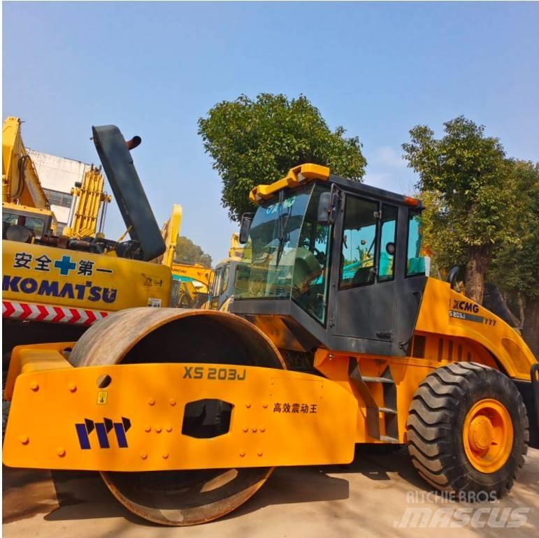 XCMG XS 203 J Single drum rollers