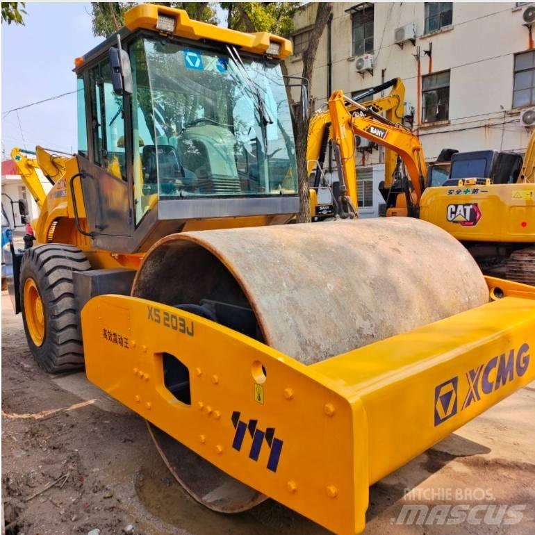 XCMG XS 203 J Single drum rollers