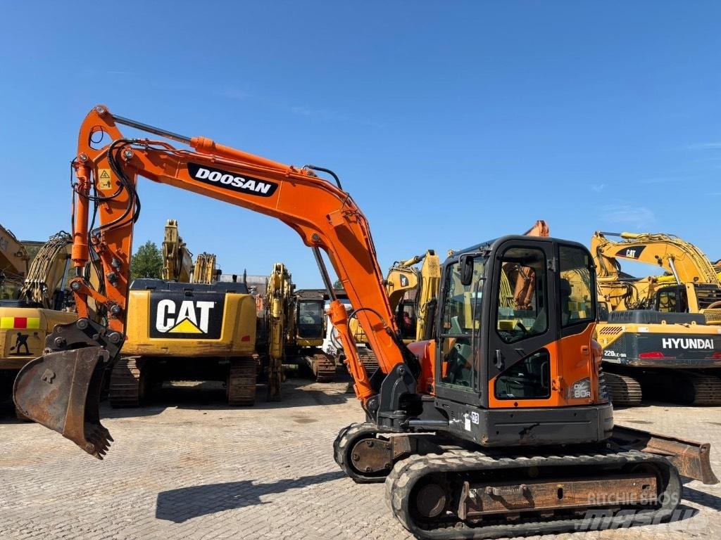 Doosan DX 80 R Midi excavators  7t - 12t