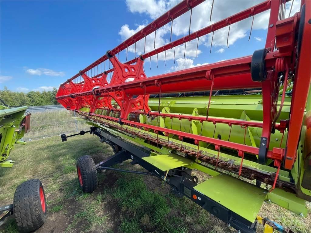 CLAAS V620 Harvester heads